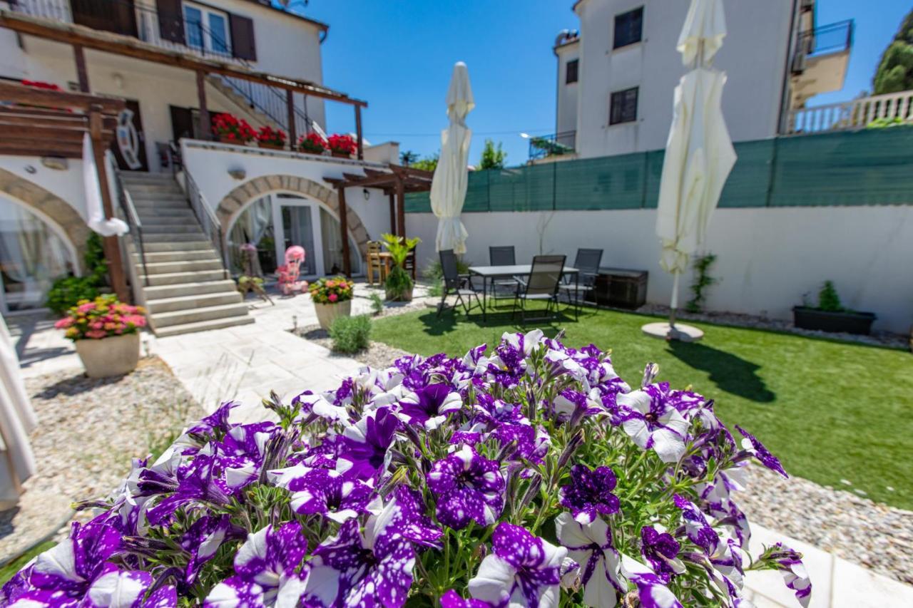 Apartments Mikulin Family Punat Esterno foto